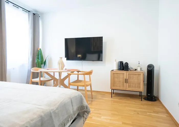 Brand New! Selfcheck-in, King Size Bed, Free Wi-fi Vienna