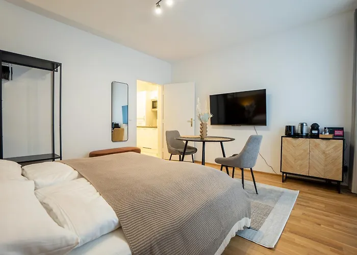 Brand New! Selfcheck-in, King Size Bed, Free Wi-fi *